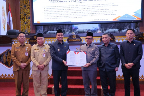 Wakil Walikota Pekanbaru, Markarius Anwar  Menghadiri Rapat Paripurna ke-5 masa Persidangan ke-2, Tahun Sidang 2025-2026