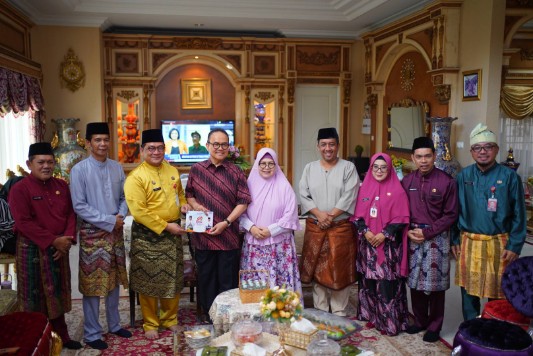Sambut Hari Jadi ke-69 Riau, Pemprov Anjangsana ke Kediaman Mantan Gubri Rusli Zainal