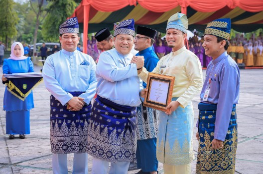 Pekanbaru Terbaik II Perencanaan Pekanbaru Terbaik II Perencanaan dan Pencapaian Pembangunan Daerah Tingkat Provinsi Riau Tahun 2026